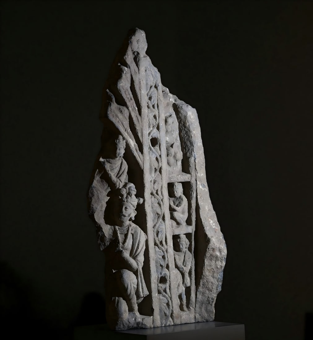 A Gandhara Brahma from the 2nd to 5th centuries persuaded: Gandhara Brahma advised him SIZE: W:23cm H:47cm (The Dimensions Of All Batches Are Manually Measured.If You Need More Detailed Information, Please Contact Our Customer Service Before Bidding.)