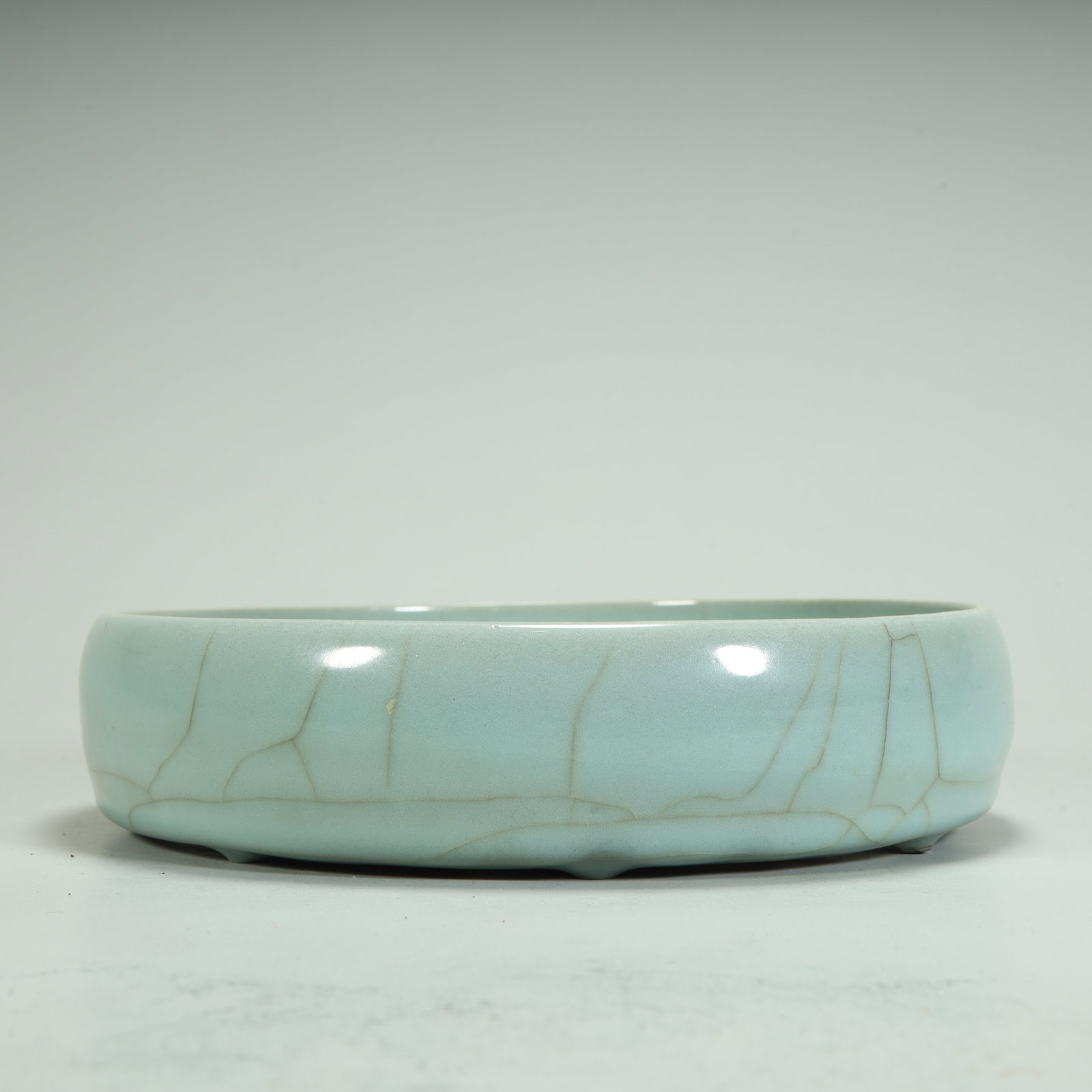 A piece of Qing Dynasty imitation Ru glaze celadon wash: Qing Dynasty imitation Ru glaze blue glaze washing SIZE: H:4.5cm L:19cm W:19cm W:0.9kg (The Dimensions Of All Batches Are Manually Measured.If You Need More Detailed Information, Please Contact Our Cu