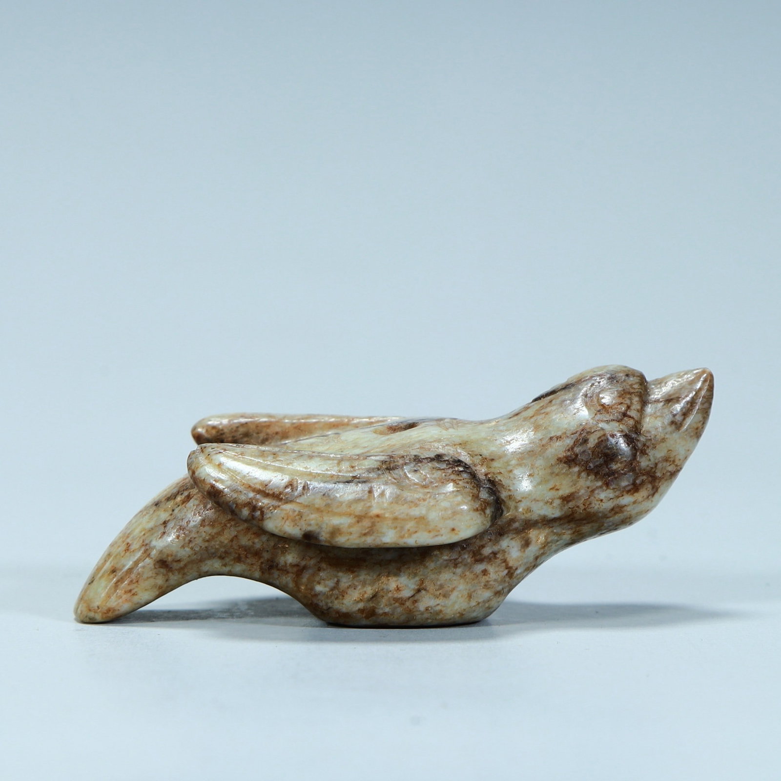 An ancient jade jade bird ornament: Ancient jade and jade bird ornaments SIZE: H:2cm L:6cm W:3.3cm W:37g (The Dimensions Of All Batches Are Manually Measured.If You Need More Detailed Information, Please Contact Our Customer Service Bef