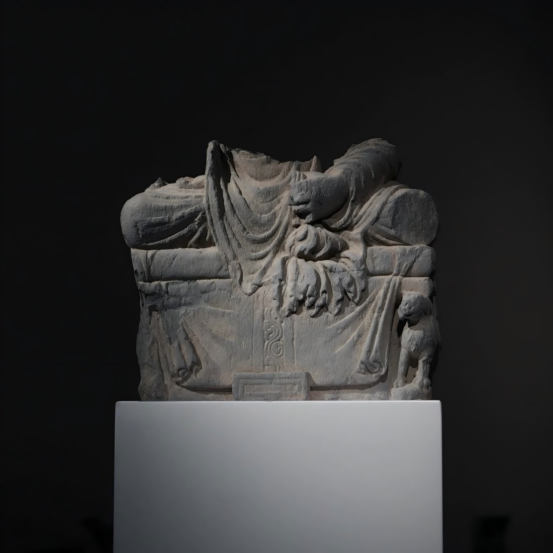 A fine Gandhara stone carved Buddha from the 2nd to 5th centuries AD: Boutique Gandhara stone carving Buddha SIZE: W:30cm H:27cm (The Dimensions Of All Batches Are Manually Measured.If You Need More Detailed Information, Please Contact Our Customer Service Before Biddin