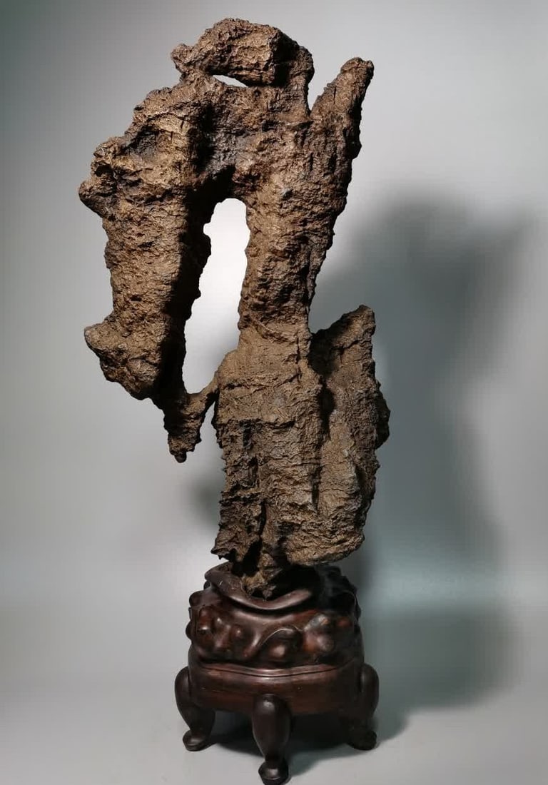 A Qing Dynasty Yingshi Shanzi study ornament: Qing Dynasty Yingshi Shanzi study ornament SIZE: With base H: 69cm W: 31cm T: 20cm W: 18kg (The Dimensions Of All Batches Are Manually Measured.If You Need More Detailed Information, Please Contact Ou