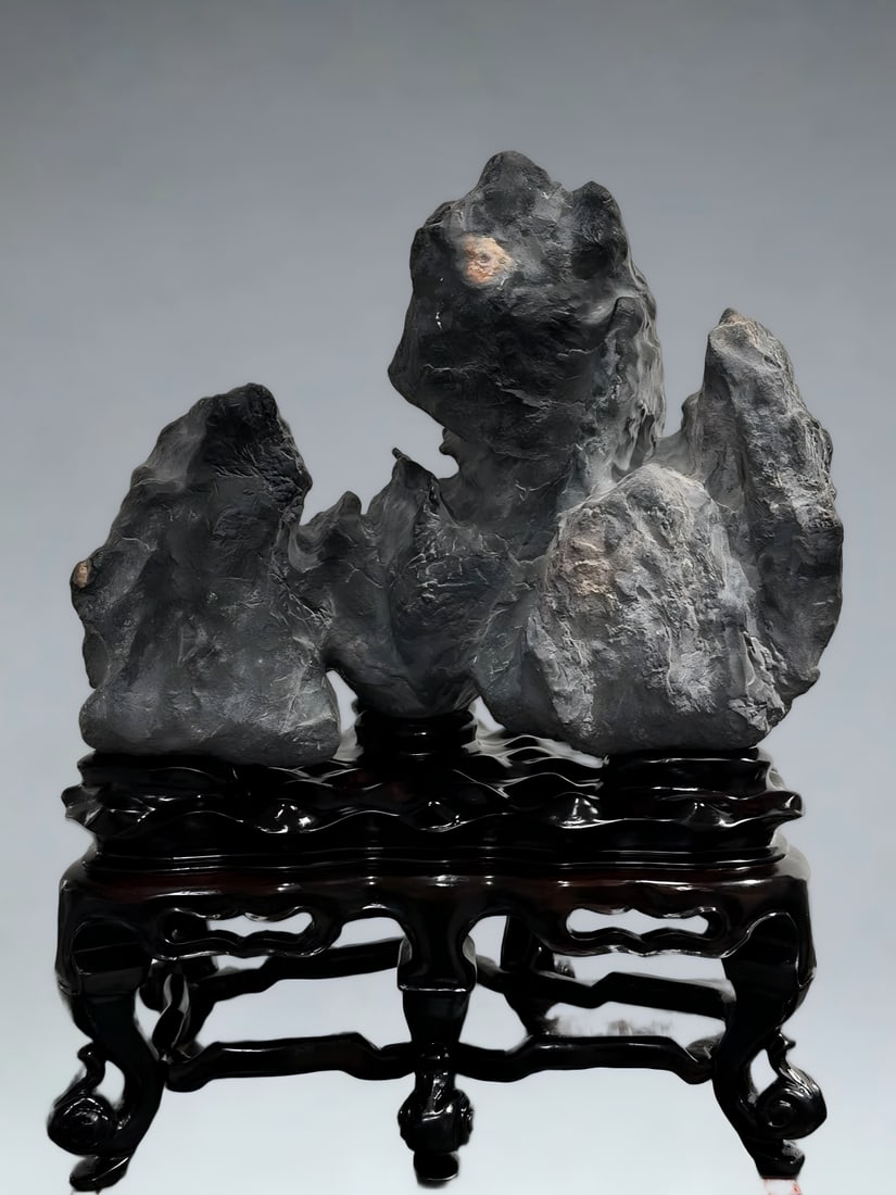 A Qing Dynasty Lingbi Shishanzi study ornament: Qing Dynasty Lingbi Shishanzi study ornament SIZE: L:31cm H:42cm T:20cm (The Dimensions Of All Batches Are Manually Measured.If You Need More Detailed Information, Please Contact Our Customer Service 