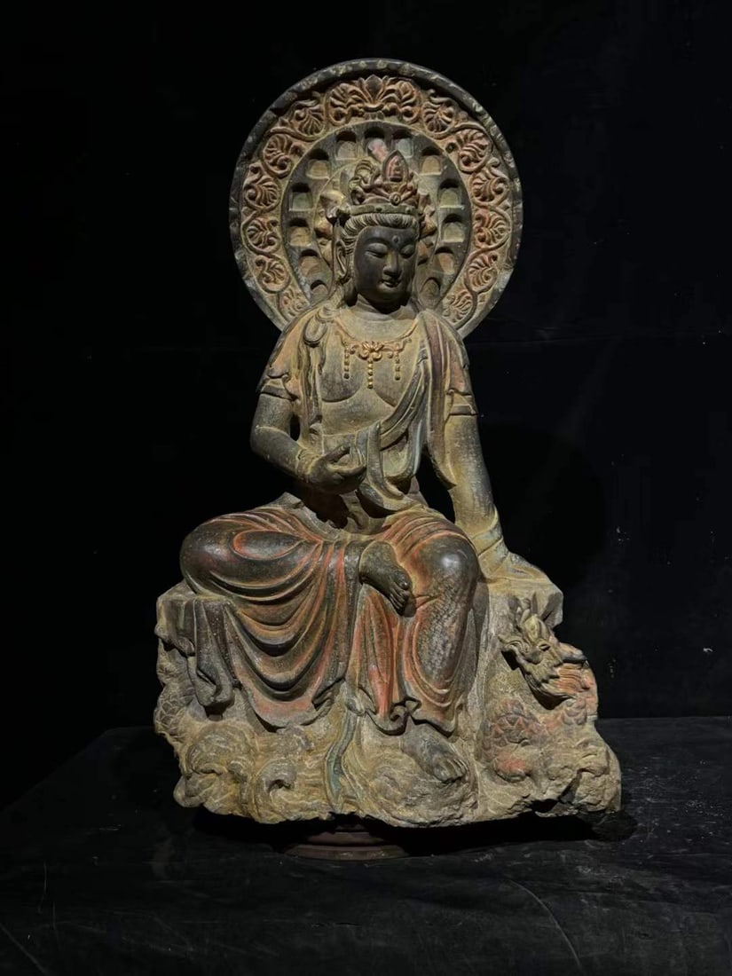 A stone carving of a seated statue of Guanyin in the Tang Dynasty: The Tang Dynasty asked stone carvings to paint the seated statue of Guanyin in the water moon SIZE: H:70cm (The Dimensions Of All Batches Are Manually Measured.If You Need More Detailed Information, P