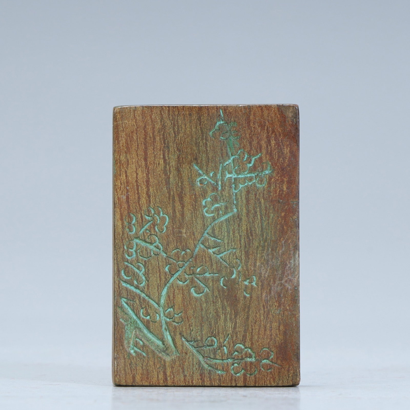 A Qing Dynasty agarwood plum blossom pattern brand: Qing Dynasty agarwood plum blossom pattern brand SIZE: H:5.8cm L:3.8cm W:1cm W:19g (The Dimensions Of All Batches Are Manually Measured.If You Need More Detailed Information, Please Contact Our Custom