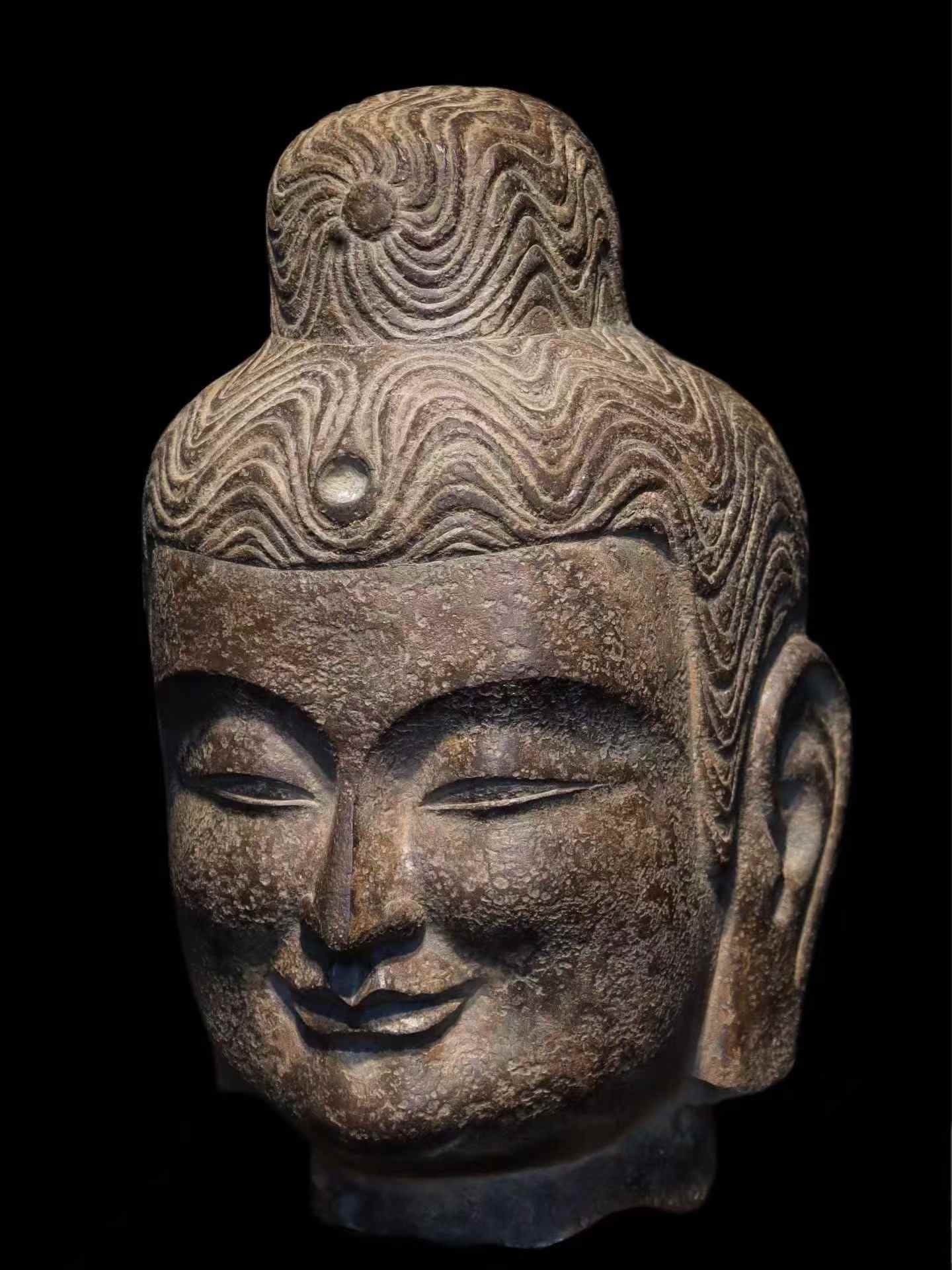 A Great Wei bluestone Buddha head - 3