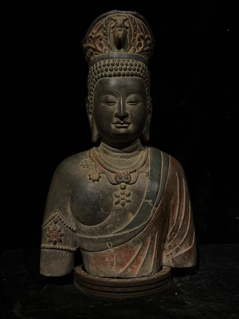 A Tang Dynasty bluestone carved bust of a Bodhisattva: Tang Dynasty bluestone carving painted Bodhisattva bust SIZE: H:60cm (The Dimensions Of All Batches Are Manually Measured.If You Need More Detailed Information, Please Contact Our Customer Service Bef