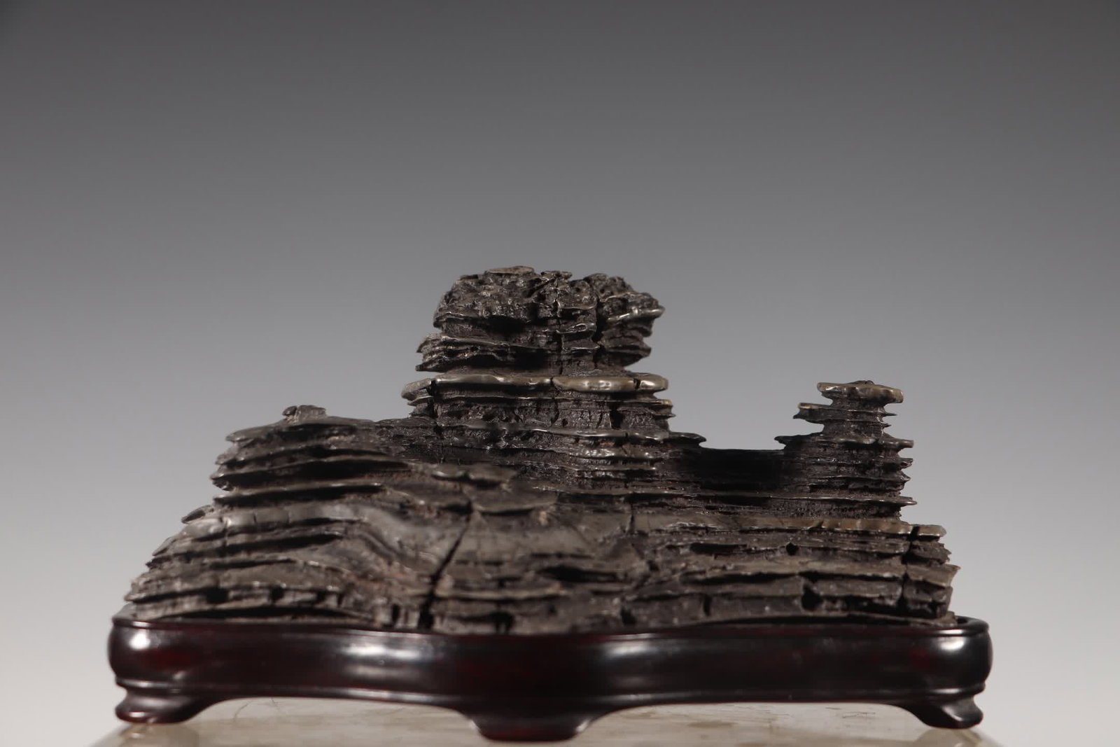 A Qing Dynasty Lingbi Shishanzi study ornament: Qing Dynasty Lingbi Shishanzi study ornament SIZE: 17.5x11x10cm W:965g (The Dimensions Of All Batches Are Manually Measured.If You Need More Detailed Information, Please Contact Our Customer Service B