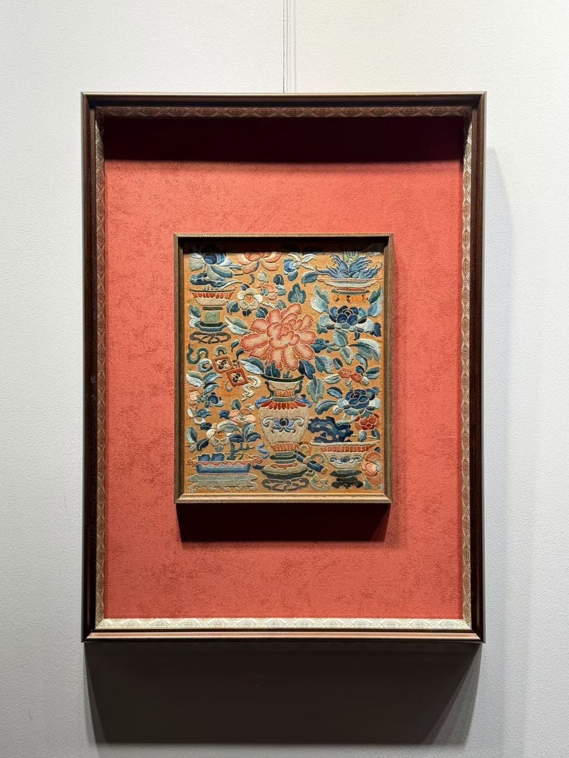 A beautiful Su embroidery Bogu sketch in the Qing Dynasty: Qing Dynasty exquisite Su embroidery Bogu sketches SIZE: 62x46cm (The Dimensions Of All Batches Are Manually Measured.If You Need More Detailed Information, Please Contact Our Customer Service Before 