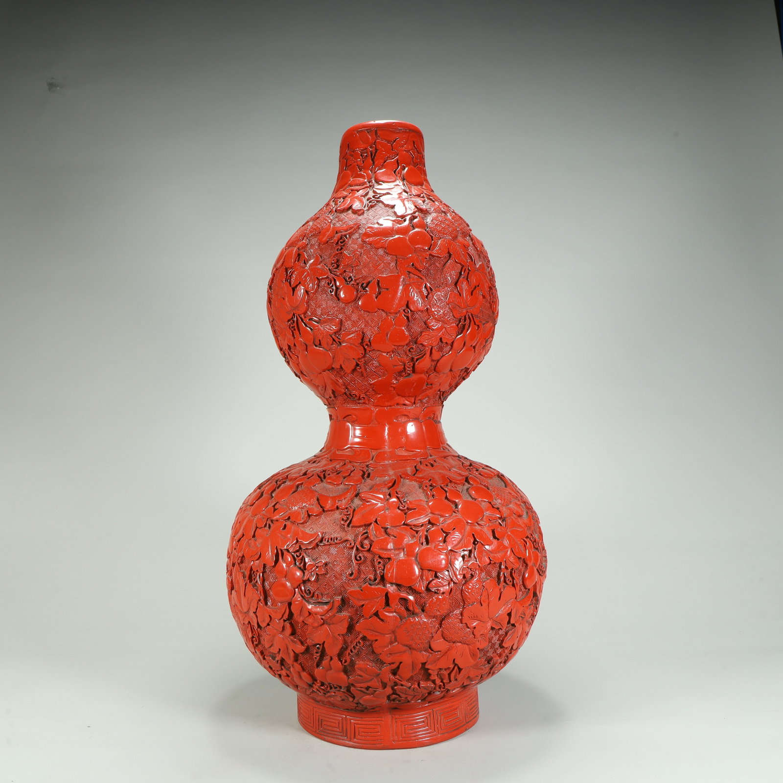 A gourd bottle of the Qing Dynasty (1 of 9)