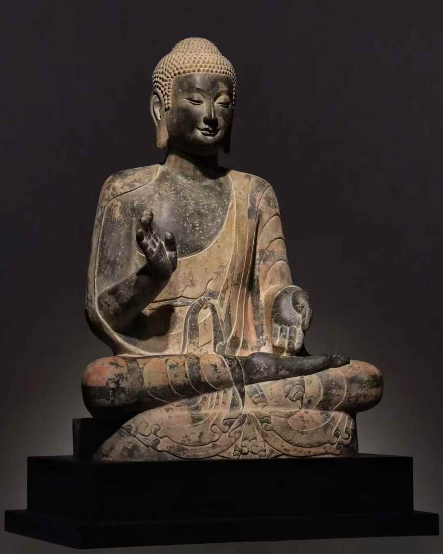 A statue of Shakyamuni Buddha in the Northern Qi Dynasty (1 of 6)