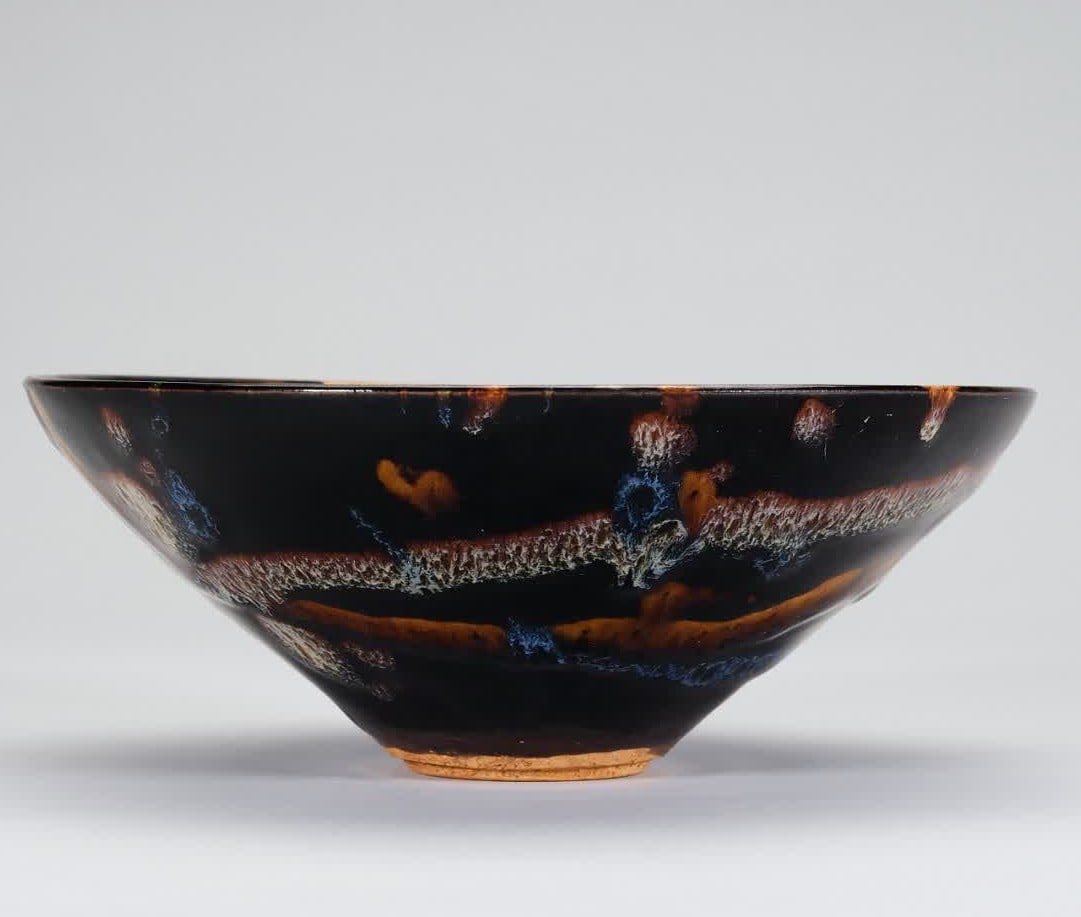 A Song Dynasty Jizhou kiln bowl: Song Dynasty Jizhou kiln bowl SIZE: H: 6cm mouth D: 14.5cm Bottom diameter 3.3cm (The Dimensions Of All Batches Are Manually Measured.If You Need More Detailed Information, Please Contact Our Customer