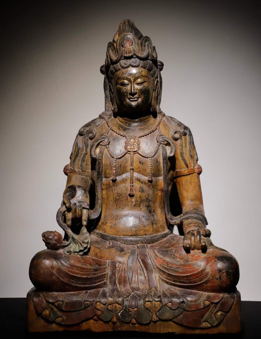 A Tang Dynasty bluestone painted Guanyin: Tang Dynasty bluestone painted Guanyin SIZE: H:105cm W:65cm T:50cm (The Dimensions Of All Batches Are Manually Measured.If You Need More Detailed Information, Please Contact Our Customer Service Befor