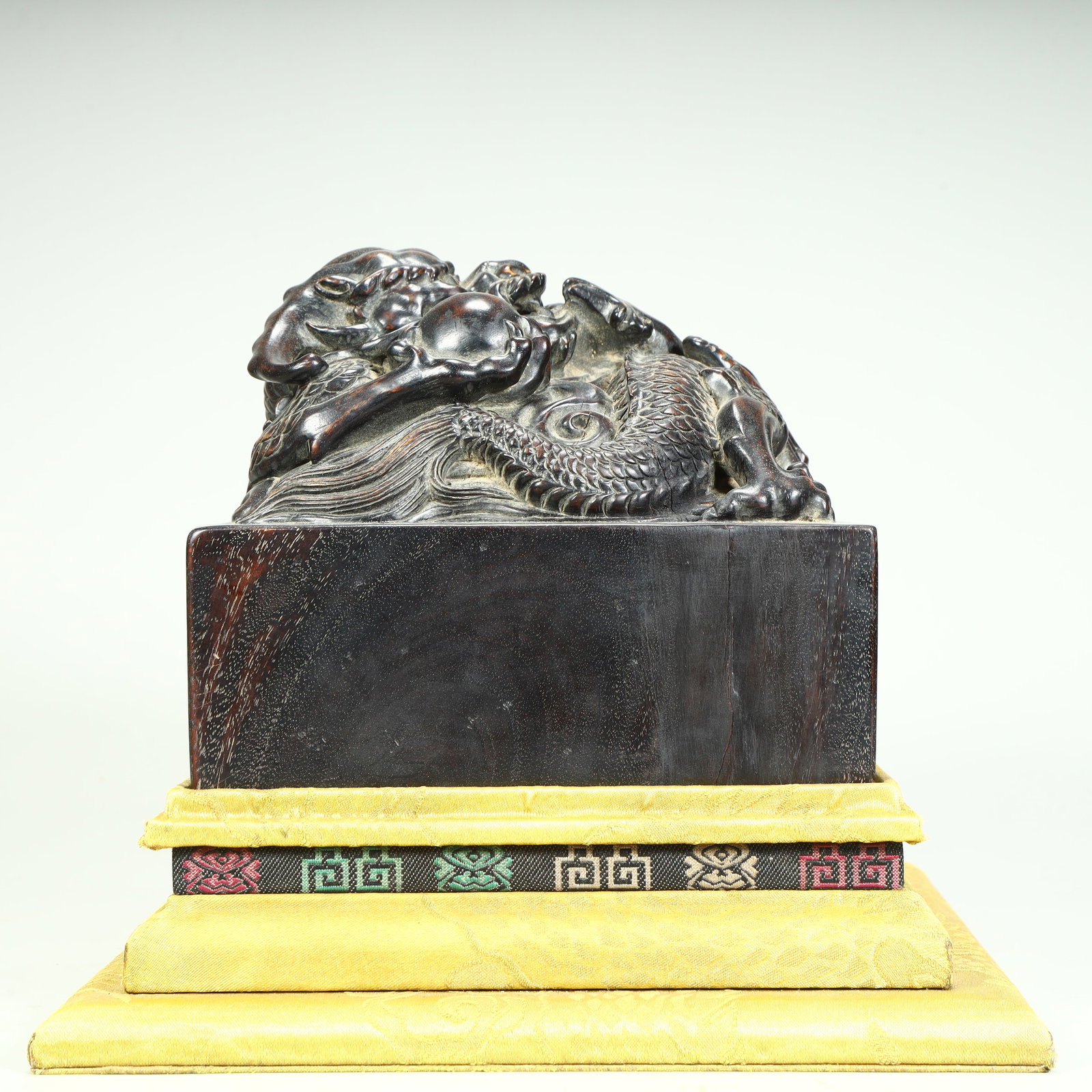 A large square seal of Qing Dynasty mahogany relief dragon pattern: Qing Dynasty mahogany relief dragon pattern large square seal SIZE: H:12.5cm L:15cm W:15cm W:1720.5g (The Dimensions Of All Batches Are Manually Measured.If You Need More Detailed Information, Please 