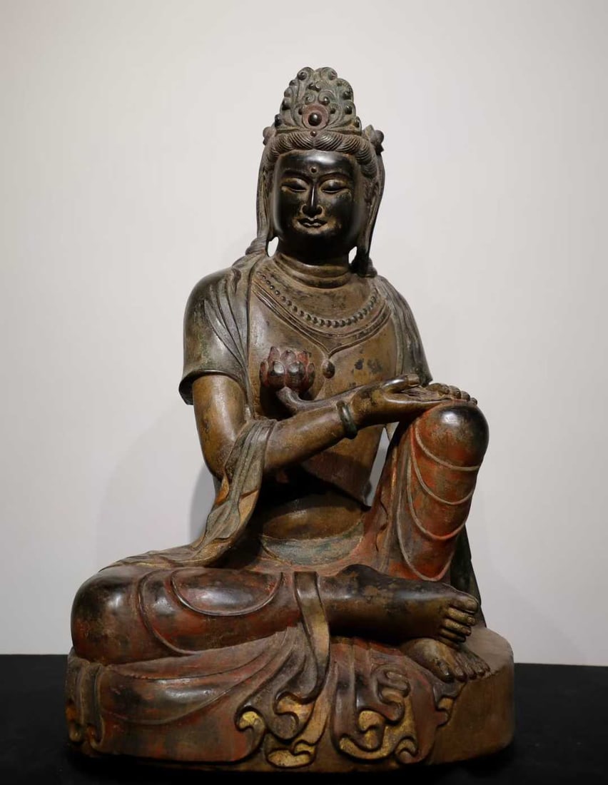 A piece of Tang Dynasty bluestone painted Guanyin: Tang Dynasty bluestone painted Guanyin SIZE: H:68cm W:43cm T:40cm (The Dimensions Of All Batches Are Manually Measured.If You Need More Detailed Information, Please Contact Our Customer Service Before