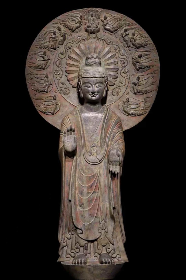 A Da Wei backlit painted Buddha statue: Great Wei backlight painted Buddha statues SIZE: H:155cm (The Dimensions Of All Batches Are Manually Measured.If You Need More Detailed Information, Please Contact Our Customer Service Before Bidding.