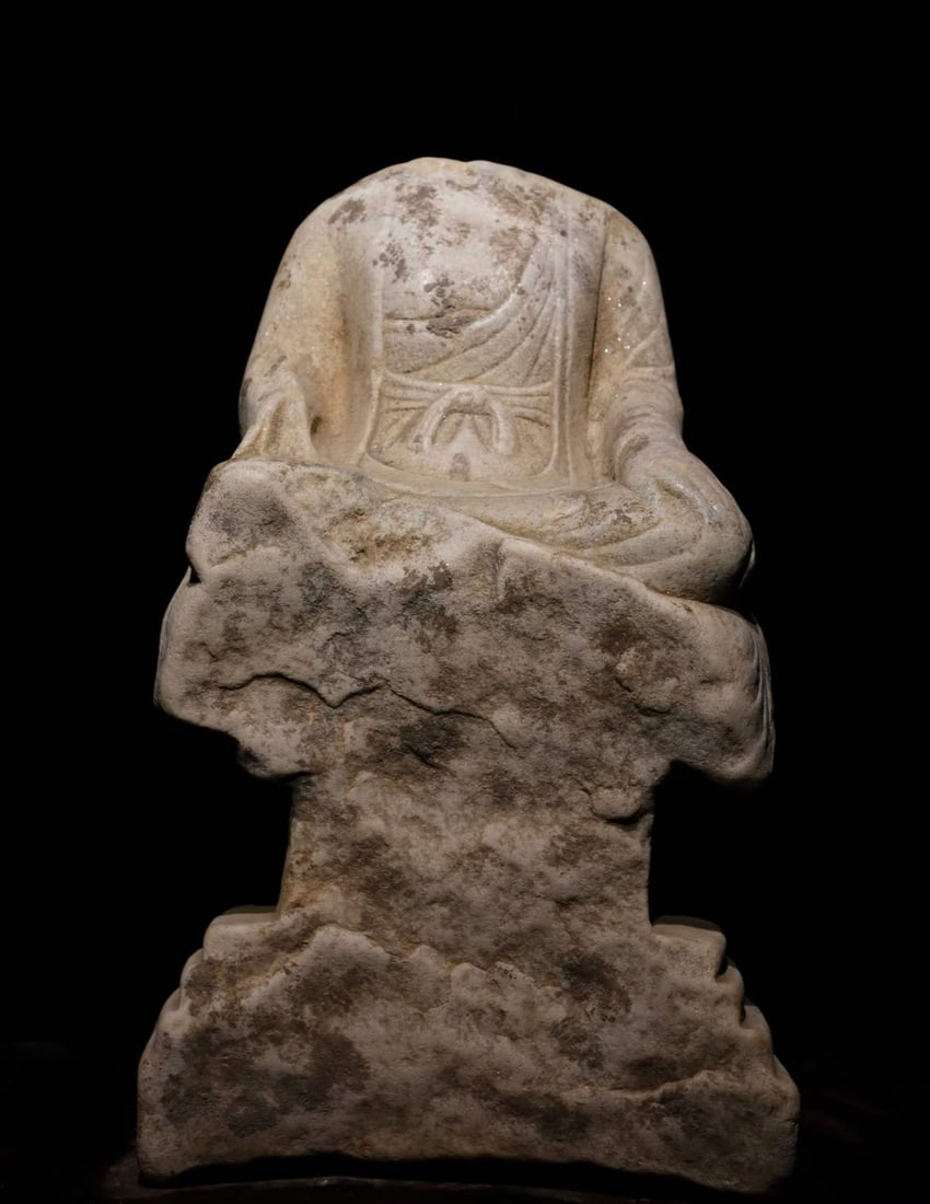 A Tang Dynasty white marble Buddha body: Tang Dynasty white marble Buddha body SIZE: H:59cm W:35cm T:29cm (The Dimensions Of All Batches Are Manually Measured.If You Need More Detailed Information, Please Contact Our Customer Service Before 