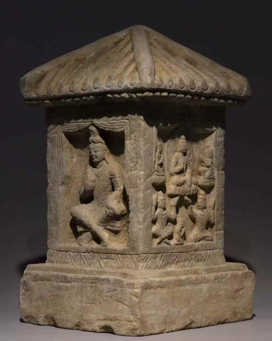 A Da Wei green sand stone statue pagoda: Dawei green sand stone statue pagoda SIZE: H: 40cm Height and width 23cm (The Dimensions Of All Batches Are Manually Measured.If You Need More Detailed Information, Please Contact Our Customer Service