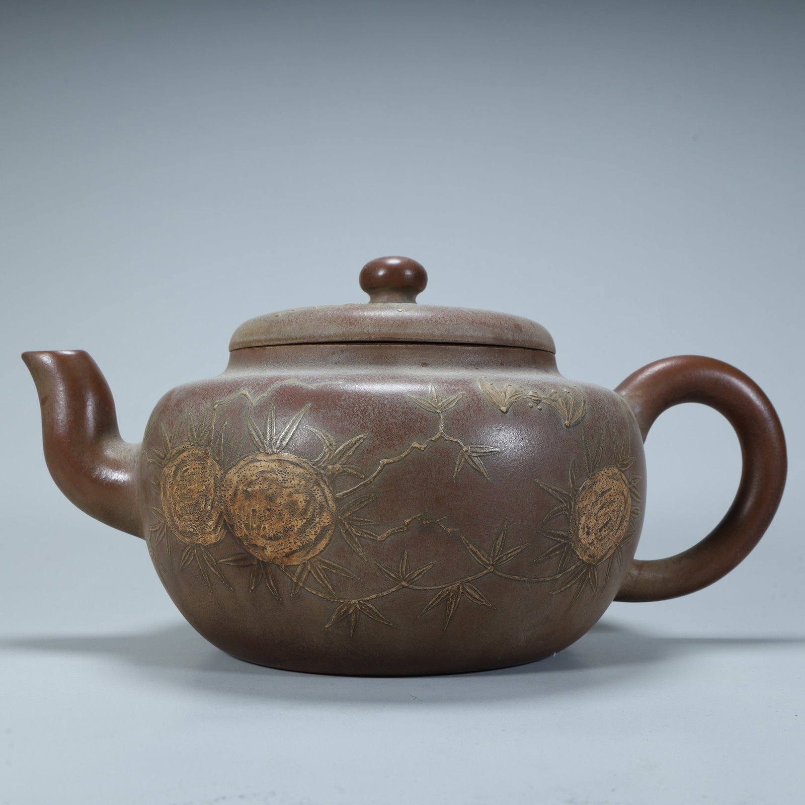 A Qing Dynasty Fushou Sanduo purple clay pot: Qing Dynasty Fushou Sanduo purple clay pot SIZE: H:14cm L:28cm W:17cm W:1089g (The Dimensions Of All Batches Are Manually Measured.If You Need More Detailed Information, Please Contact Our Customer Se