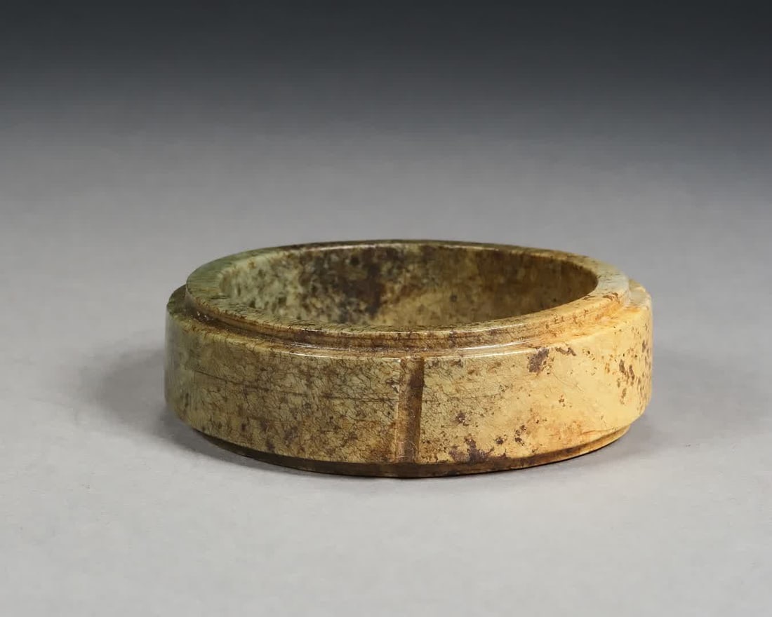 An ancient jade bracelet - 2