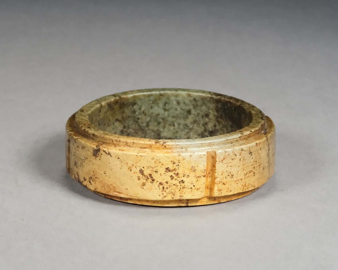 An ancient jade bracelet - 3
