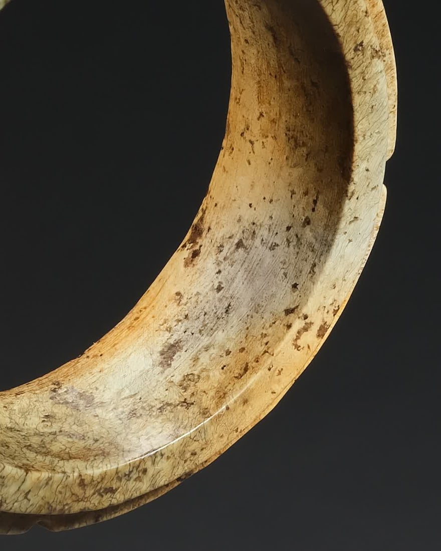 An ancient jade bracelet - 7