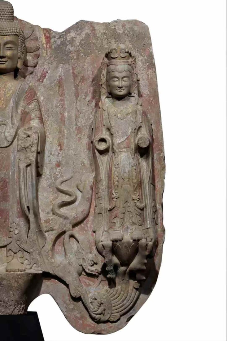 A large Wei back screen with three Buddha statues - 4