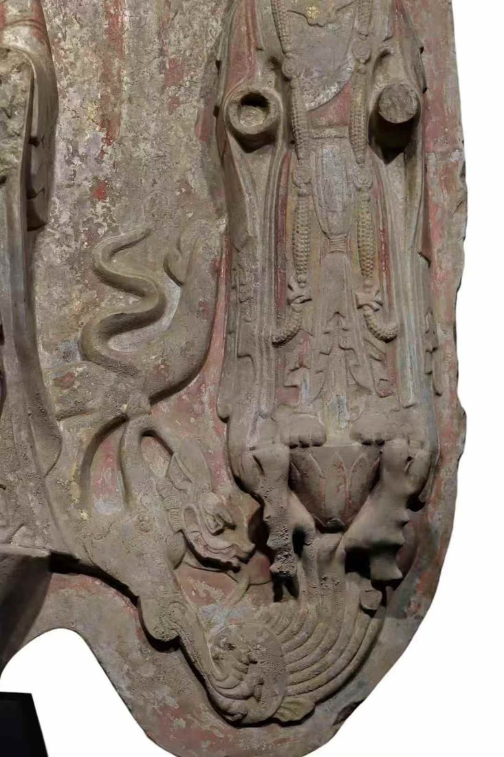 A large Wei back screen with three Buddha statues - 8