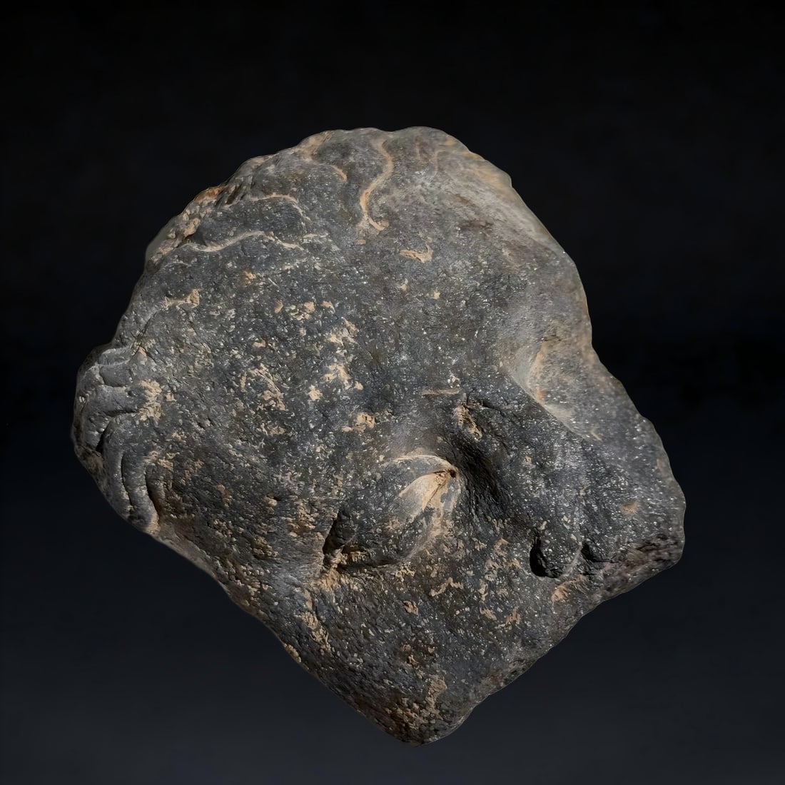 A piece of Gandhara fragment from the 2nd to 5th centuries AD is the beauty of wearing away: The beauty of Gandhara fragments and erasure SIZE: W:10cm H:12cm (The Dimensions Of All Batches Are Manually Measured.If You Need More Detailed Information, Please Contact Our Customer Service Before 