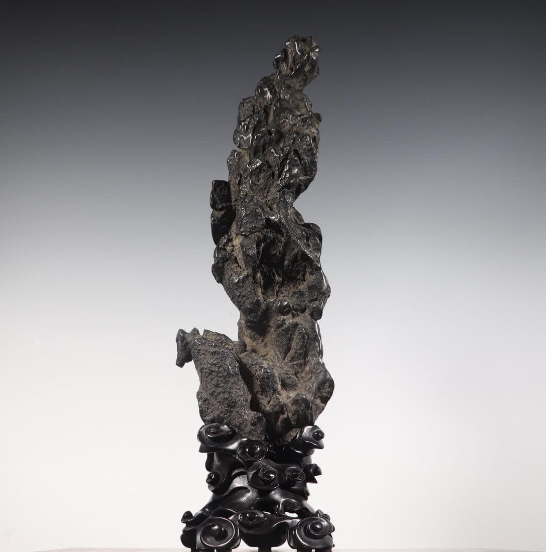 A Qing Dynasty Taihu Shishanzi study ornament: Qing Dynasty Taihu Lake Shishanzi study ornament SIZE: 11x11x40.5cm W:2300g (The Dimensions Of All Batches Are Manually Measured.If You Need More Detailed Information, Please Contact Our Customer Serv