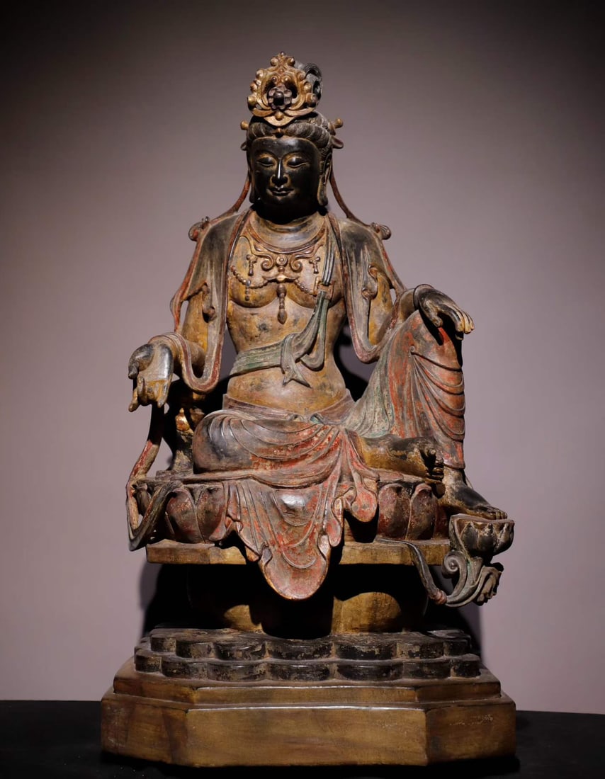 A Tang Dynasty bluestone painted Guanyin: Tang Dynasty bluestone painted Guanyin SIZE: H:90cm W:50cm T:43cm (The Dimensions Of All Batches Are Manually Measured.If You Need More Detailed Information, Please Contact Our Customer Service Before