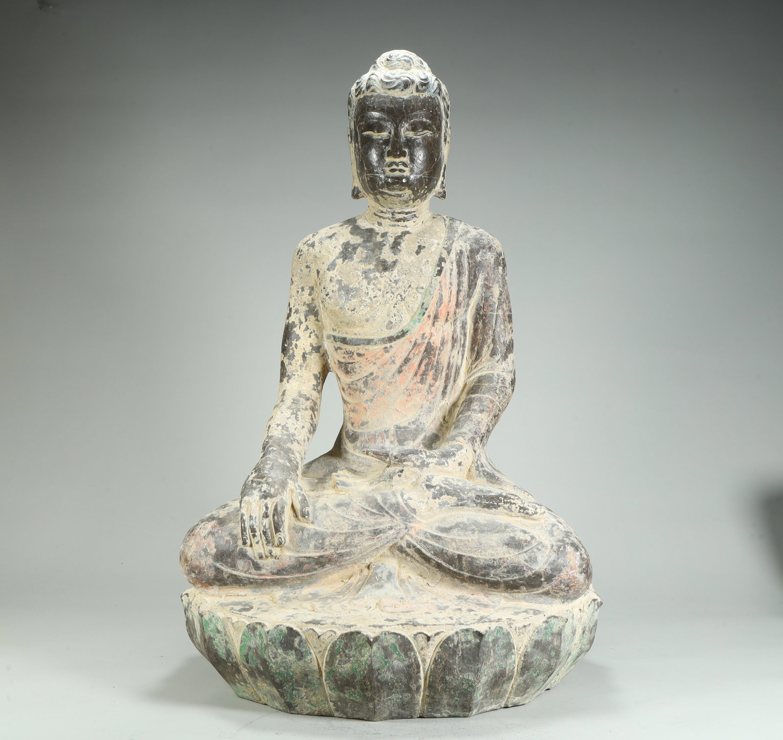 A stone carving of Shakyamuni in the Tang Dynasty statue of Shakyamuni sitting on the Buddha: Tang Dynasty stone carving Shakyamuni sitting Buddha statue SIZE: H:53cm L:31cm W:27cm W:32.6kg (The Dimensions Of All Batches Are Manually Measured.If You Need More Detailed Information, Please Conta