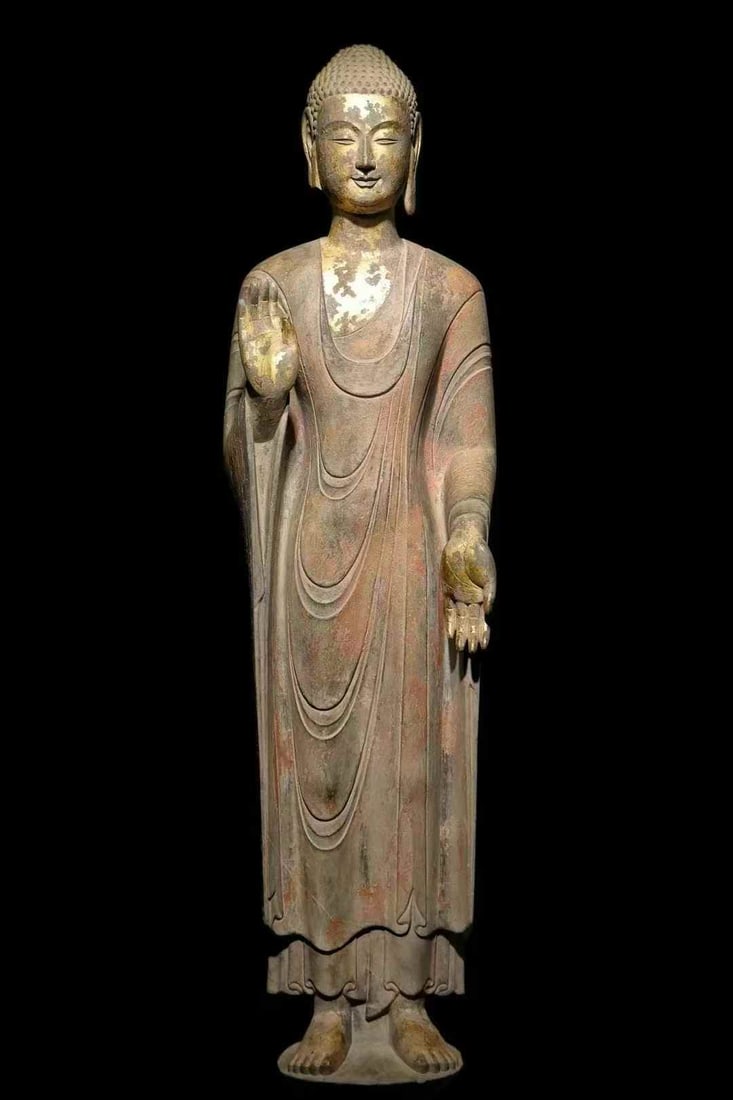 A Northern Qi gilded painted Buddha statue: Northern Qi gilded painted Buddha statues SIZE: H:132cm (The Dimensions Of All Batches Are Manually Measured.If You Need More Detailed Information, Please Contact Our Customer Service Before Bidding.)