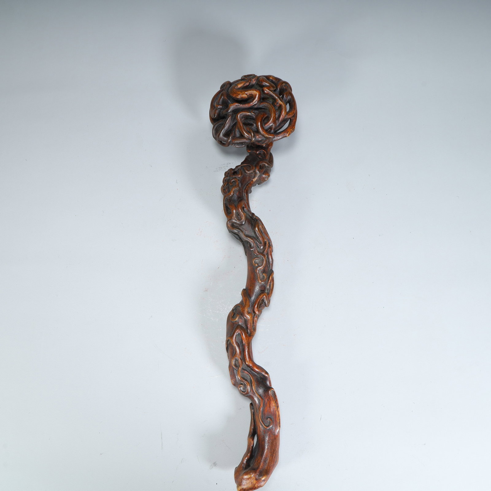 A piece of Qing Dynasty agarwood vine shape is ruyi (1 of 9)