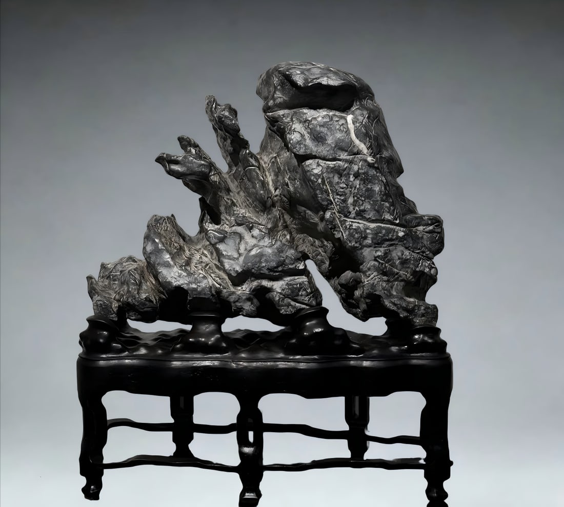 A Qing Dynasty Lingbi Shishanzi study ornament: Qing Dynasty Lingbi Shishanzi study ornament SIZE: H:75cm W:68cm T:25cm (The Dimensions Of All Batches Are Manually Measured.If You Need More Detailed Information, Please Contact Our Customer Service 