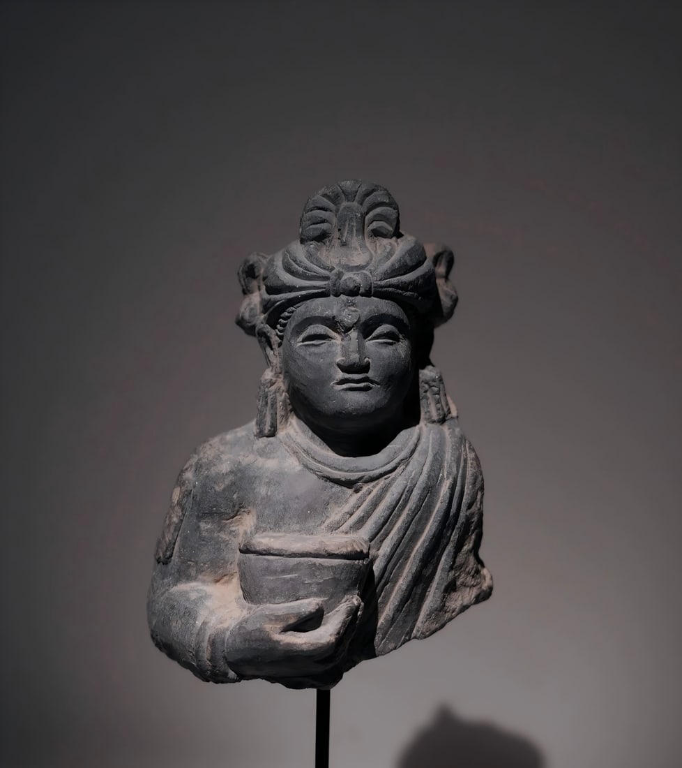 A Maitreya Bodhisattva of Gandhara from the 2nd to 5th centuries AD: Gandhara Maitreya Bodhisattva SIZE: W:9cm H:12cm (The Dimensions Of All Batches Are Manually Measured.If You Need More Detailed Information, Please Contact Our Customer Service Before Bidding.)