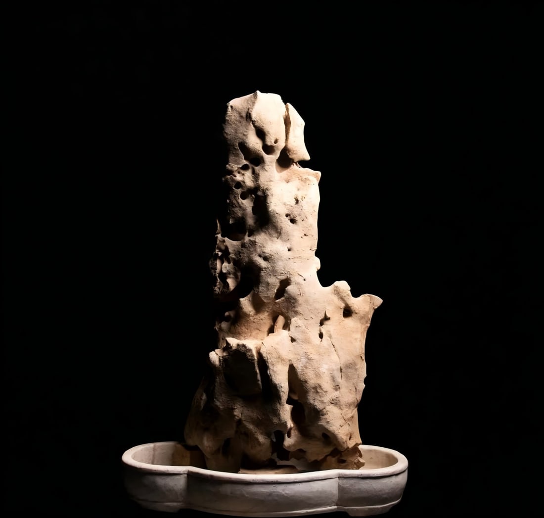 A Qing Dynasty Taihu Lake stone bonsai: Qing Dynasty Taihu Lake stone bonsai SIZE: Total H: 90cm Basin L: 58cm W: 35cm H: 10cm (The Dimensions Of All Batches Are Manually Measured.If You Need More Detailed Information, Please Contact Our Cu