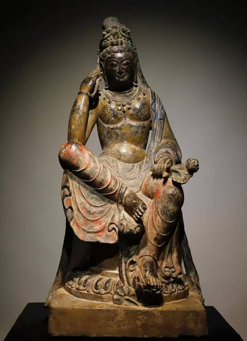 A Tang Dynasty bluestone painted Guanyin (1 of 9)
