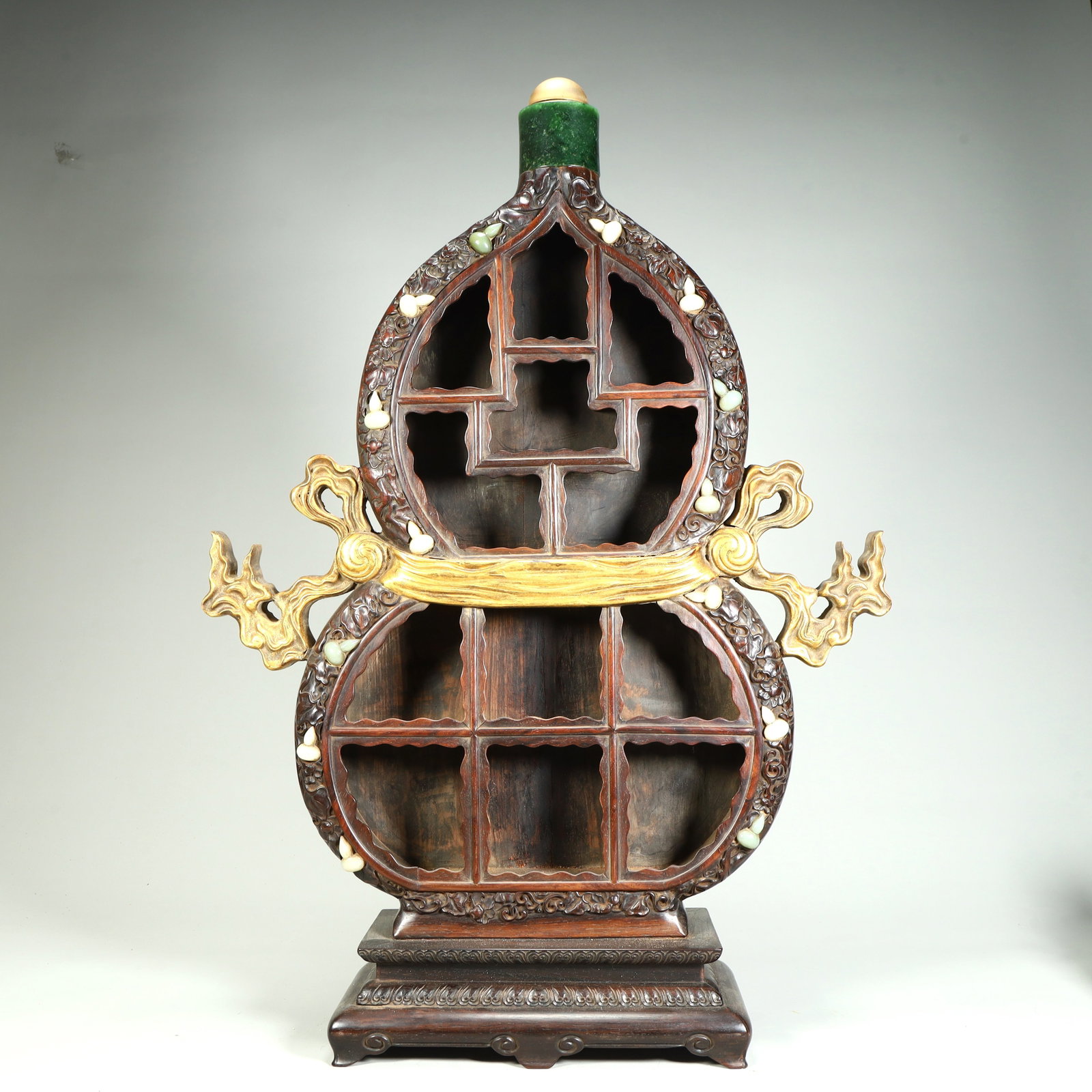 A Qing Dynasty rosewood gold-painted treasure gourd-shaped treasure pavilion: Qing Dynasty rosewood gold-inlaid treasure gourd-shaped treasure pavilion SIZE: H:61cm L:44cm W:12.5cm W:4.3kg (The Dimensions Of All Batches Are Manually Measured.If You Need More Detailed Informatio