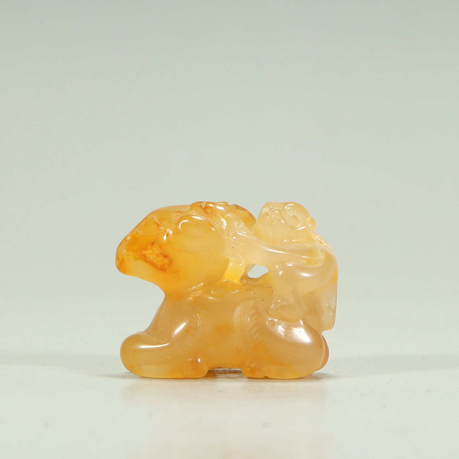 A Qing Dynasty agate was immediately enfeoffed as a marquis (1 of 5)
