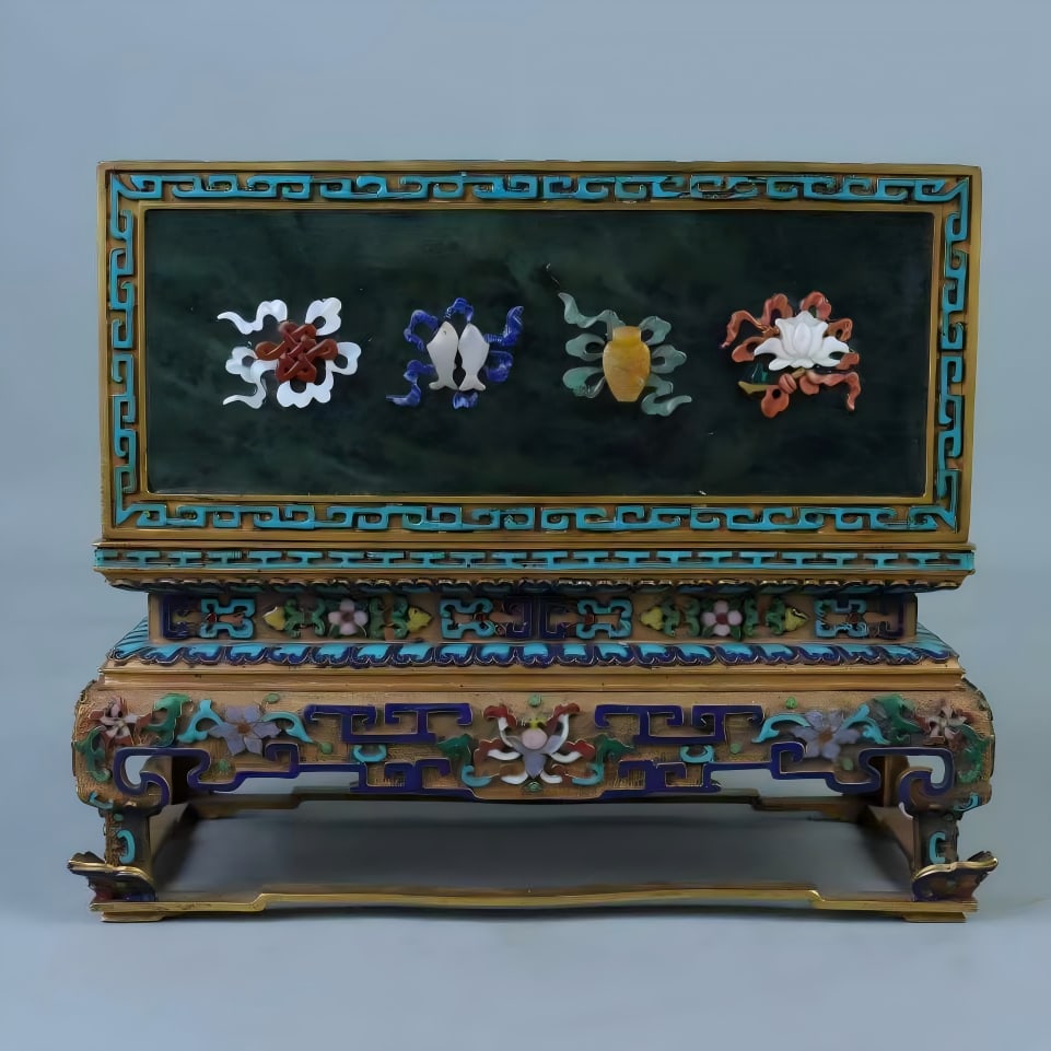A set of Qing Dynasty jasper inlaid dark Eight Immortals box and dragon-shaped inkstone: Qing Dynasty jasper inlaid with a dark Eight Immortals box and a set of dragon-shaped inkstones SIZE: L:24cm W:12cm H:9.5cm (The Dimensions Of All Batches Are Manually Measured.If You Need More Detail
