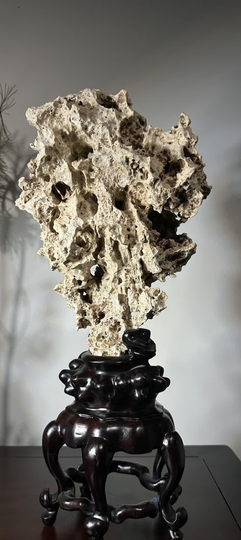 A Qing Dynasty Taihu Shishanzi study ornament: Qing Dynasty Taihu Lake Shishanzi study ornament SIZE: H:44cm W:20cm T:14cm (The Dimensions Of All Batches Are Manually Measured.If You Need More Detailed Information, Please Contact Our Customer Serv