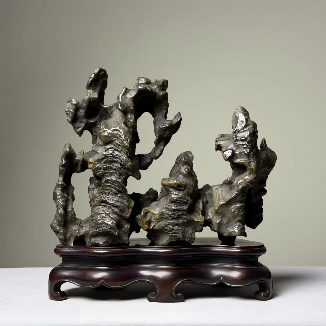 A Qing Dynasty "Cloud Mountain Lancui" Taihu Lake Stone Study Ornament: Qing Dynasty "Cloud Mountain Lancui" Taihu Lake Stone Study Ornament SIZE: 21x9x20cm (The Dimensions Of All Batches Are Manually Measured.If You Need More Detailed Information, Please Contact Our Cust