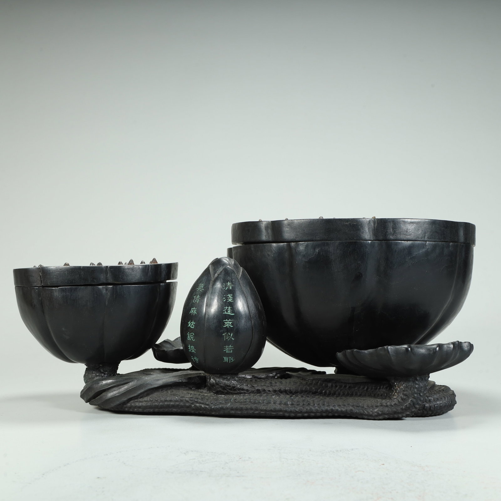 A Qing Dynasty agarwood carved lotus-shaped aromatherapy box: Qing Dynasty agarwood carved lotus-shaped aromatherapy box SIZE: H:14cm L:34cm W:20cm W:2.9kg (The Dimensions Of All Batches Are Manually Measured.If You Need More Detailed Information, Please Contact