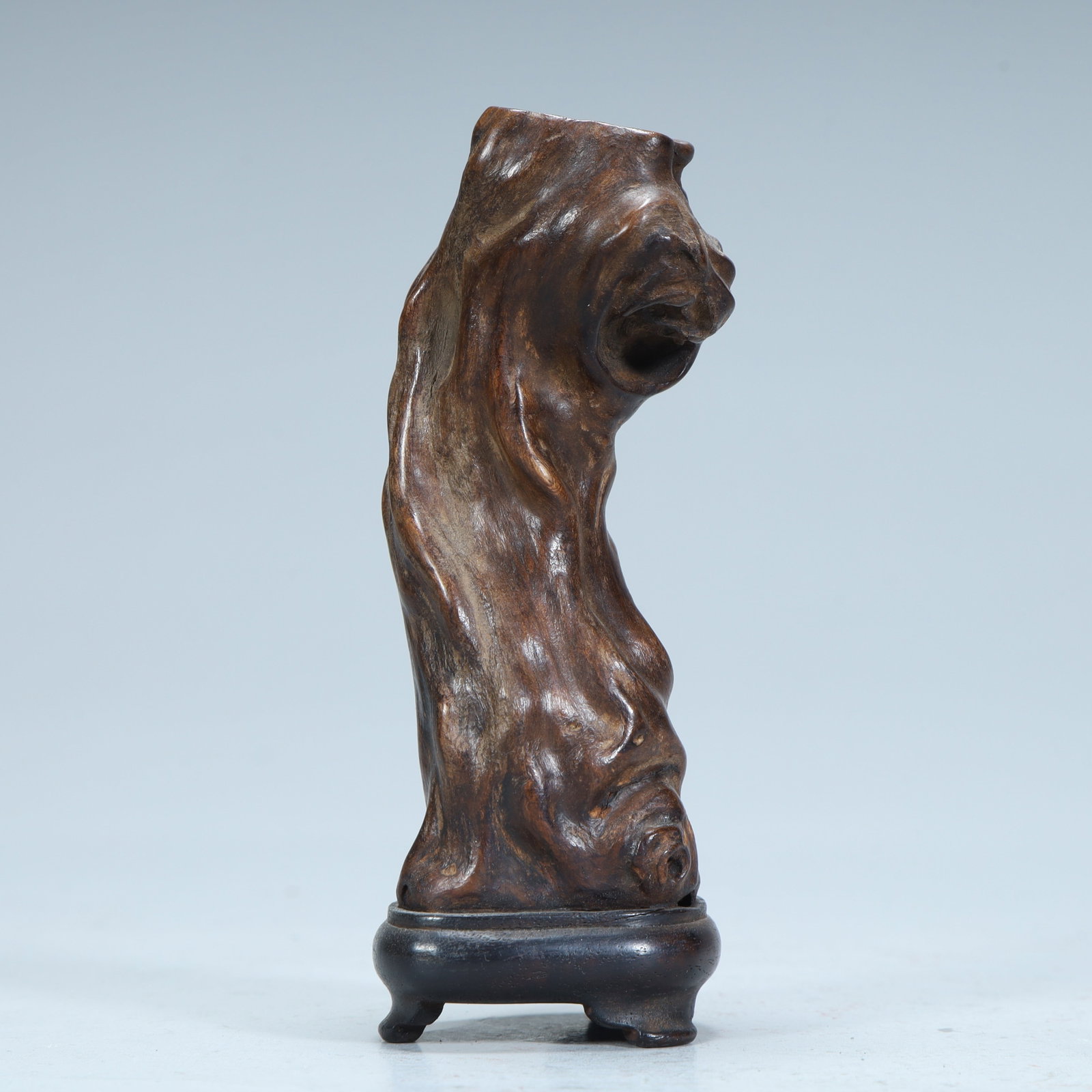 A Qing Dynasty natural conformal wooden root carving ornament (1 of 7)