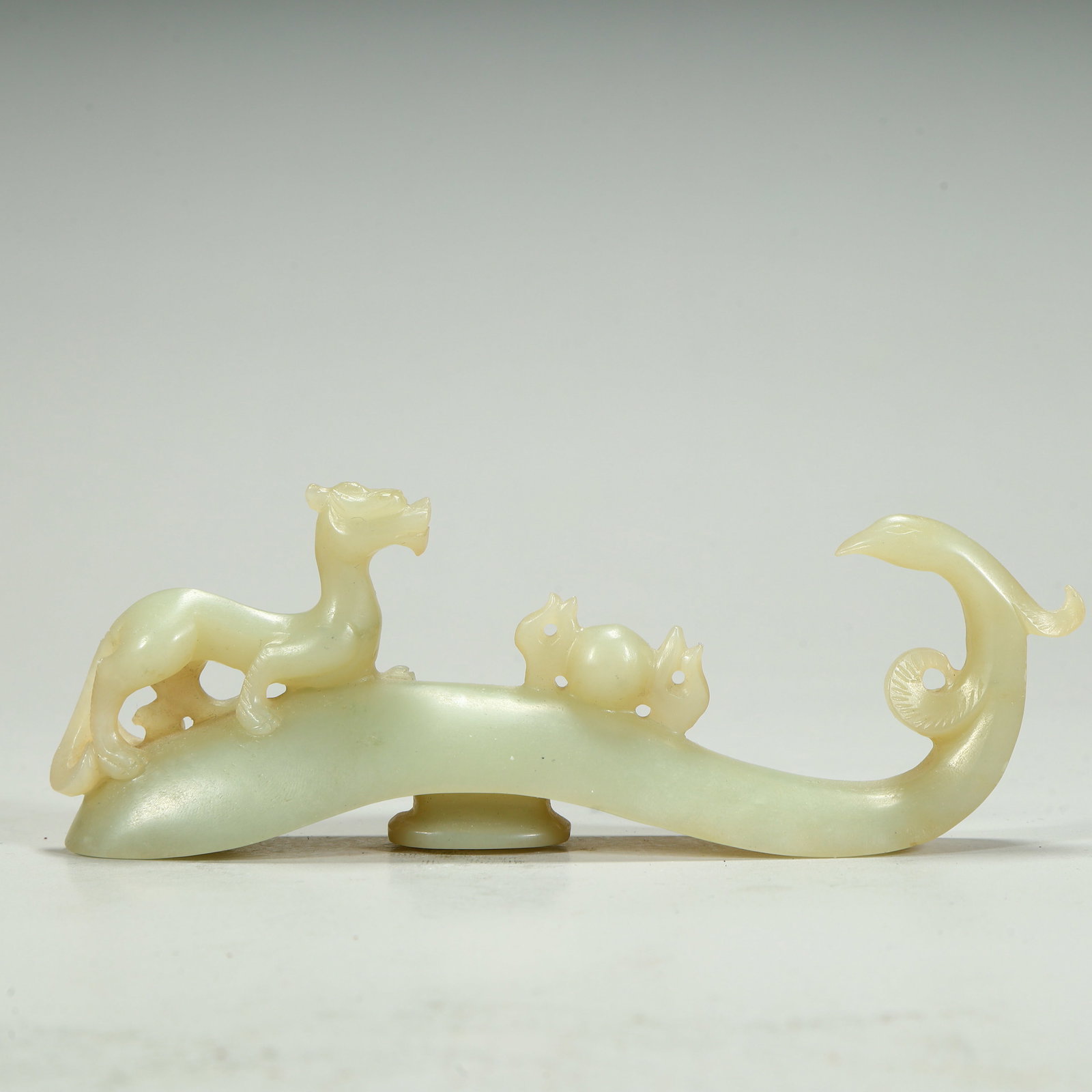 A piece of Qing Dynasty Hetian jade dragon and phoenix presents auspicious jade with hooks (1 of 8)