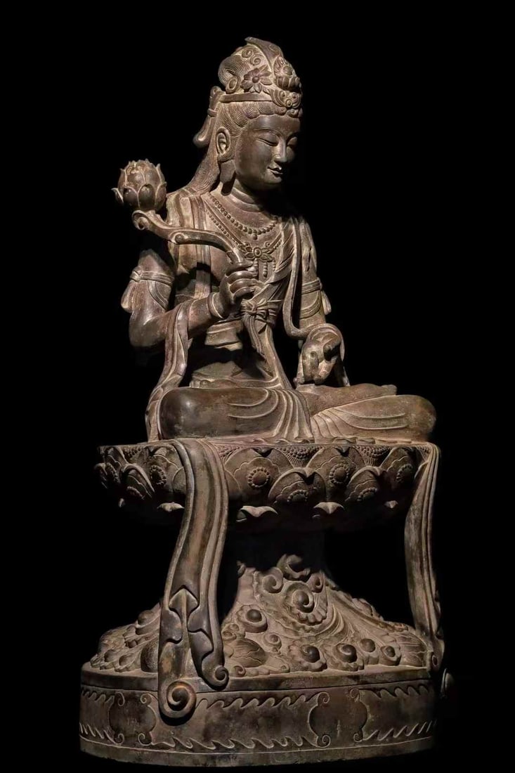 A statue of Manjushri Bodhisattva: Manjushri Bodhisattva statue SIZE: H: Degree 95cm D: 46cm (The Dimensions Of All Batches Are Manually Measured.If You Need More Detailed Information, Please Contact Our Customer Service Before Bidding