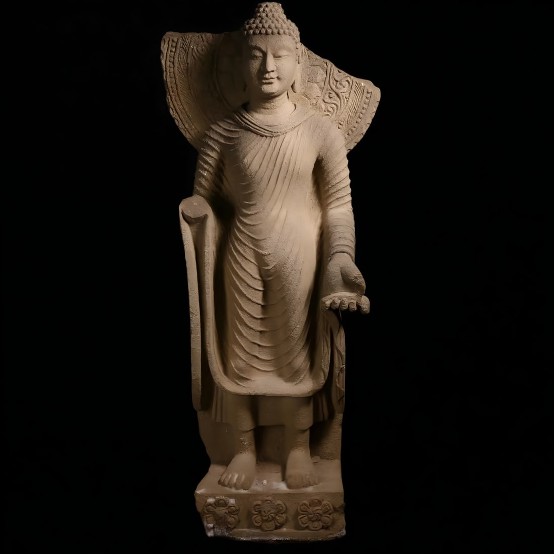 A piece of Northern Qi bluestone Shakyamuni Buddha: Northern Qi bluestone Shakyamuni Buddha SIZE: Total H: 168cm L: 70cm W: 40cm (The Dimensions Of All Batches Are Manually Measured.If You Need More Detailed Information, Please Contact Our Customer Ser