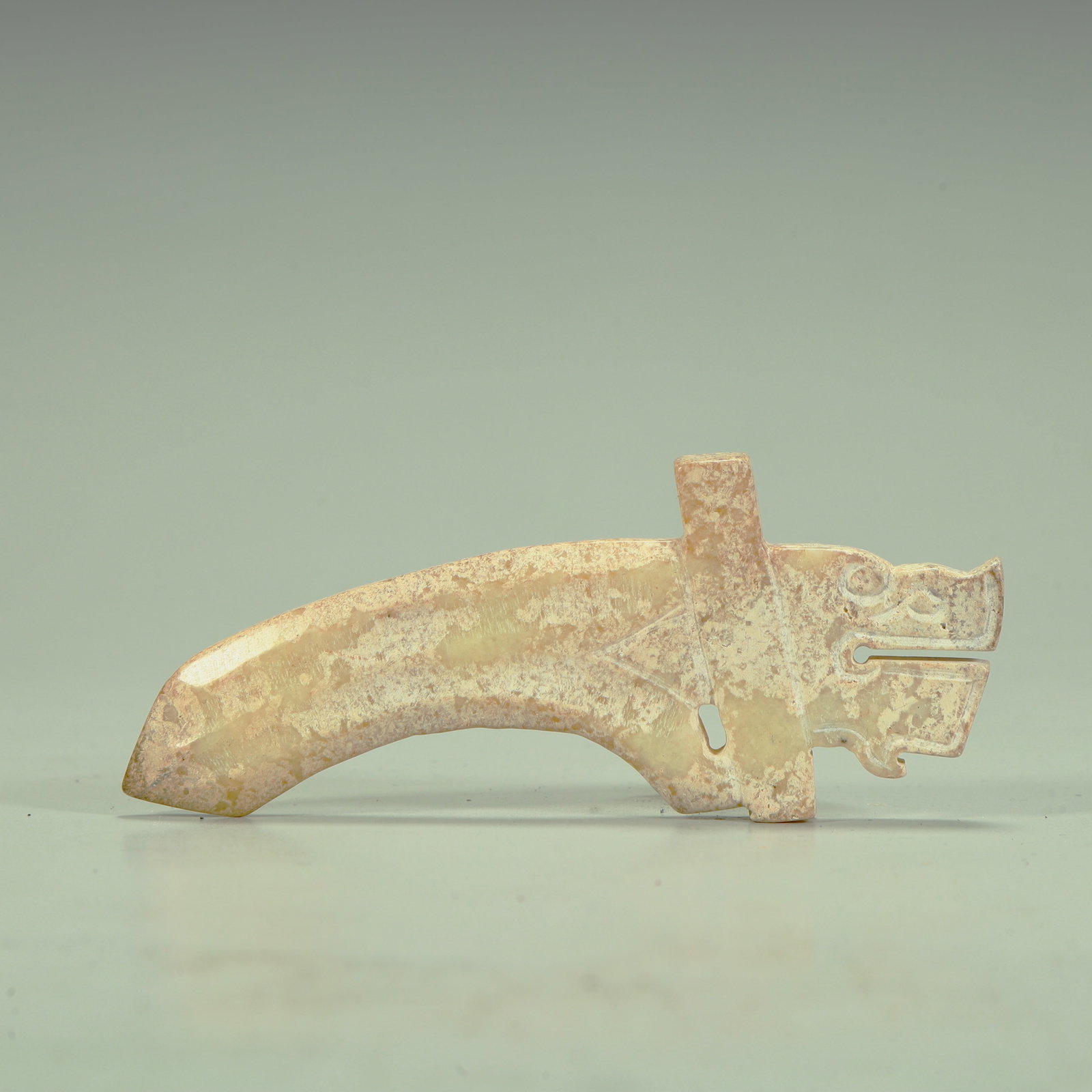 An ancient jade dragon head jade ge: The ancient jade dragon head and jade spear SIZE: H:4cm L:9.5cm W:0.5cm W:28g (The Dimensions Of All Batches Are Manually Measured.If You Need More Detailed Information, Please Contact Our Customer Se