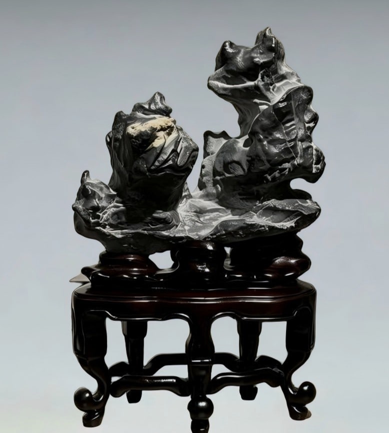 A Qing Dynasty Lingbi Shishanzi study ornament: Qing Dynasty Lingbi Shishanzi study ornament SIZE: H:32cm W:20cm T:11cm (The Dimensions Of All Batches Are Manually Measured.If You Need More Detailed Information, Please Contact Our Customer Service 
