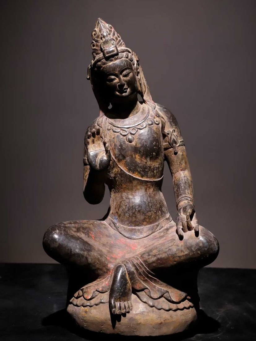 A piece of Northern Qi bluestone painted Guanyin: Northern Qi bluestone painted Guanyin SIZE: H:65cm W:36cm T:30cm (The Dimensions Of All Batches Are Manually Measured.If You Need More Detailed Information, Please Contact Our Customer Service Before 